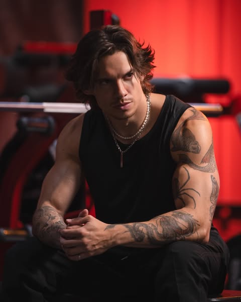 🔥 HAMMER STRENGTH – FORÇA EM ESTADO PURO 🔥
Equipamento usado por profissionais 🏆
Movimentos naturais e potentes 💥
Resistência fluida para superares os teus limites 💪
📍 Descobre o espaço Hammer Strength no teu ON AIR Fitness Braga

Abertura em breve – Pré-inscrições no link da bio 📲