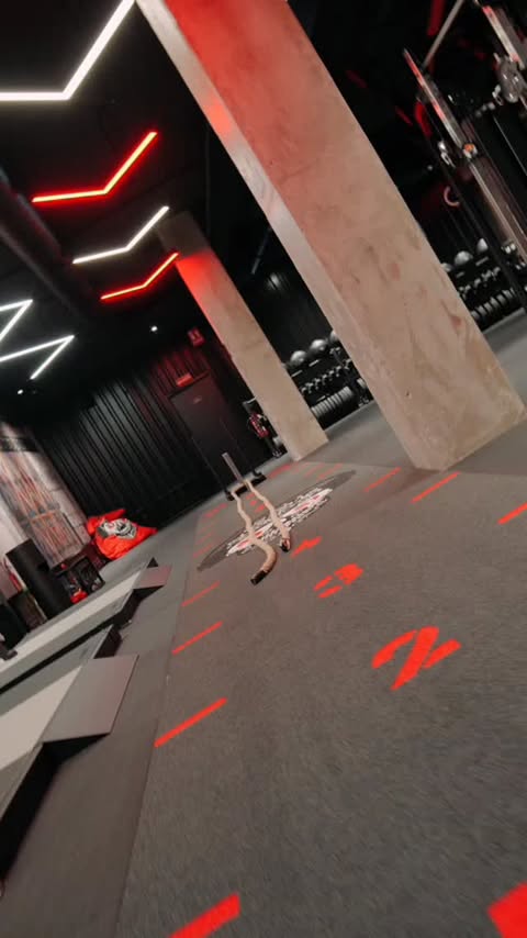 💥 Aqui não há rotina: só desafio.
O Hybrid Training é o espaço onde queimás calorias, ganhas força e superas os teus limites em cada sessão.
Pliometria, HIIT, circuito… aceita o desafio.

📲 Inscreve-te agora – Abertura em breve em Braga