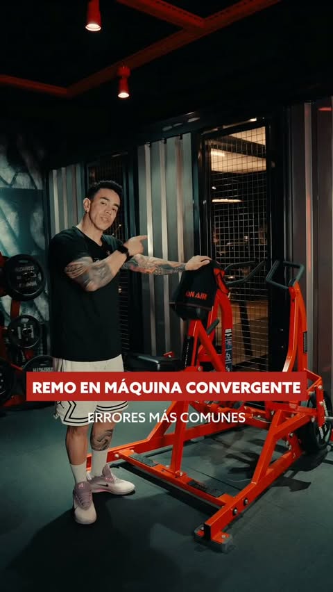 Espalda fuerte se construye con movimiento limpio.
El remo en máquina es básico en cualquier entrenamiento de espalda pero básico no significa fácil de ejecutar bien.
Te enseñamos los errores que más se repiten y los ajustes que van a hacer que realmente sientas trabajar cada fibra.

Aquí, en ON AIR, cada rep tiene un propósito. 🔥