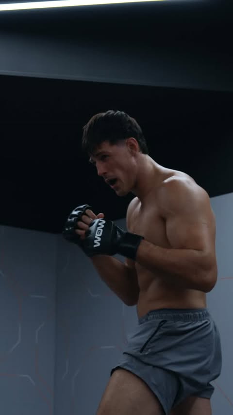 El 15 de julio, ON AIR Fitness Madrid Delicias se convirtió en el epicentro del deporte español. 🔥

Oliver Buendía y Antonio Fofirca, dos referentes de las MMA nacionales y el WOW, entraron en nuestro ring y lo que pasó después no tiene guión: preguntas reales y aprendizaje de los que lo viven desde dentro.

Nuestra zona de mma dejó de ser un espacio de entrenamiento para convertirse en algo más grande: el corazón de una comunidad que se mueve, que crece y que lo hace con los mejores. 💪🏼