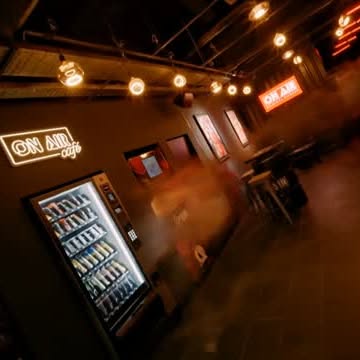 A ON AIR chega a Braga. 🇵🇹
Não é apenas um novo espaço para treinar.
É uma nova forma de viver o fitness.
Um conceito onde o desporto, a música e o design se encontram para criar uma experiência diferente. 💪🏼
Treina com outra atitude.
Move-te com outra energia.
Sente cada sessão.
Agora, essa experiência chega a Braga, Portugal.

🔴 DESPORTO | MÚSICA | DESIGN 🔴